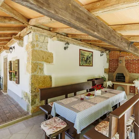 Paolici By Interhome * Nedescina