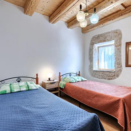 Paolici By Interhome Nedescina