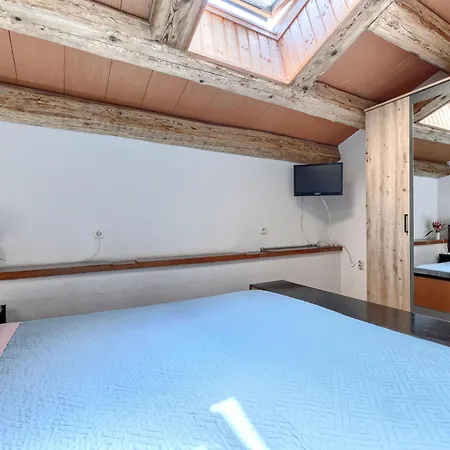 Vikendica Paolici By Interhome Nedescina